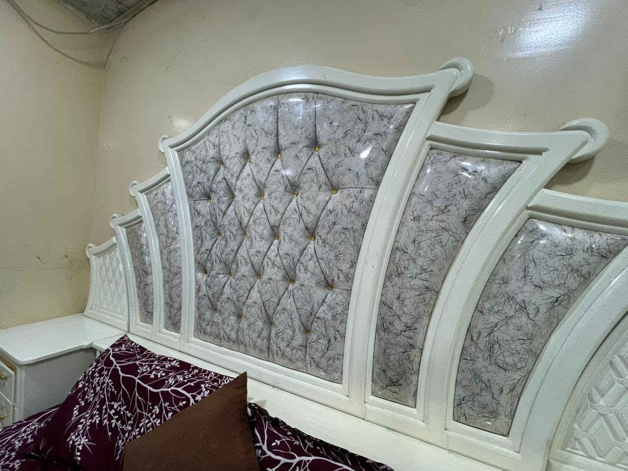 آلََّسلَآمَ عٌلَيِّګمَ آحٌبِتّيِّ
غٌرفِّهِ (صاج الاصلي)  6ابواب غرفه جديده استعمال فقط شهرين
جديده جديده جديده ارجع واكررر (السعر)مليونين وييها مجال   الاستفسار خاص او وتساب ‏‪***********‬‏
