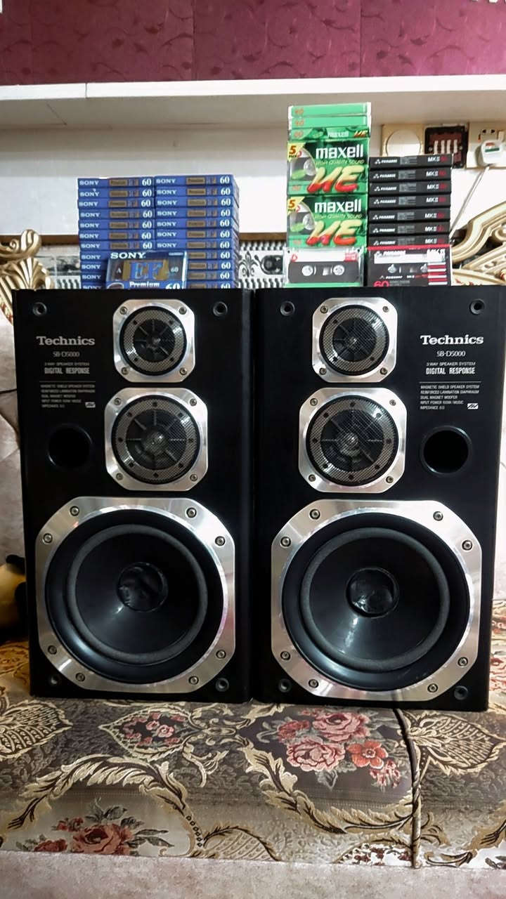 رجاءا شاهد الفيديو كامل سماعات تكنكس ياباني اصلي موديل D5000 السعر 90 الف
تجي كل سماعه 100 واط يعني ثنينهن 200 واط بلاديات وضع شركه نظافه عاليه السعر 90 الف ماعدا اجور التوصيل وبالعافيه عالياخذها يخبلن


**إذا كنت صاحب هذا الإعلان وتريد حذفه لأي سبب، رجاءا أرسل رسالة إلى الدعم الفني**