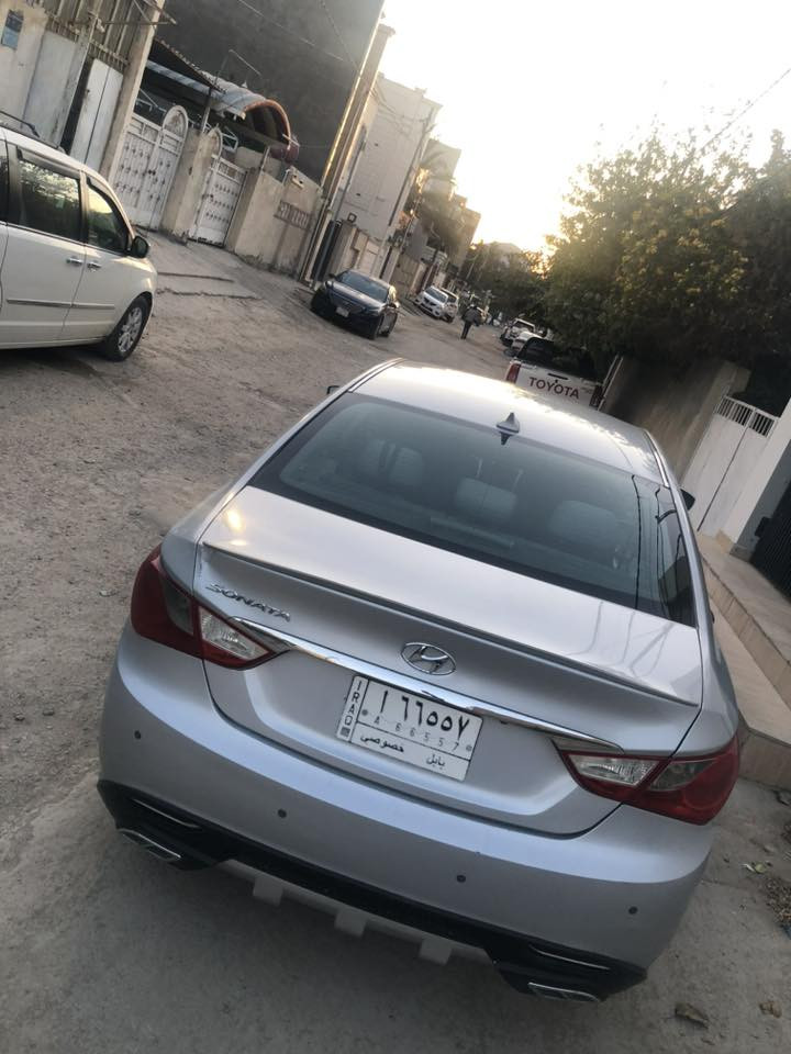 سوناتا موديل ٢٠١٣ محرك gdi رقم بابل 
عداد المسافة ١٥٠  الف  
 بأسمي مداور ثاني يوم 
سنوية نافذة الى سنة ٢٠٢٧
بدون صبغ 
حادث  امريكا فقط باب خلفي مبدل   
شاشة تسلا كبيرة
رزانة وعزل 
حدادية كفالة
تبريد تدفئة فول 
 كفالة كير ومحرك  
تحكم ستيرن
سيارة مال بيت نظيفة  استعمال قليل جدا 
مكاني بابل 
  سعر ١٠٨
***********
