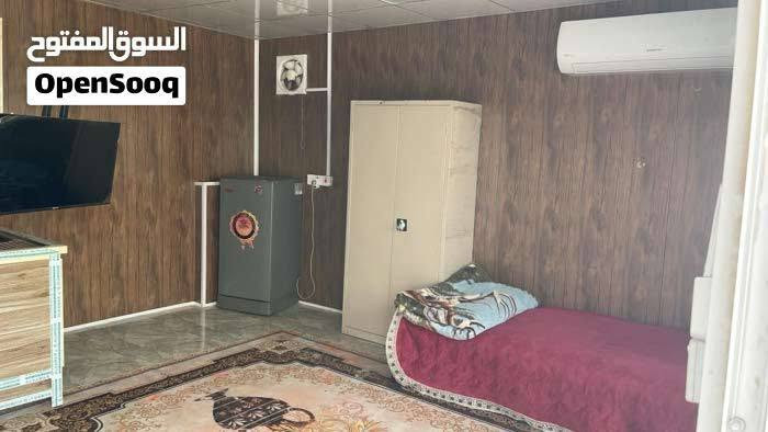 سويت مؤثث للأيجار السعر الايجار الشهري 300 ألف 

مكونة من غرفه نوم وصحيات مؤثث كامل العنوان بغداد/المشتل شارع الكوسترات/  مقابيل صالون ماريانا 
للأستفسار ***********
