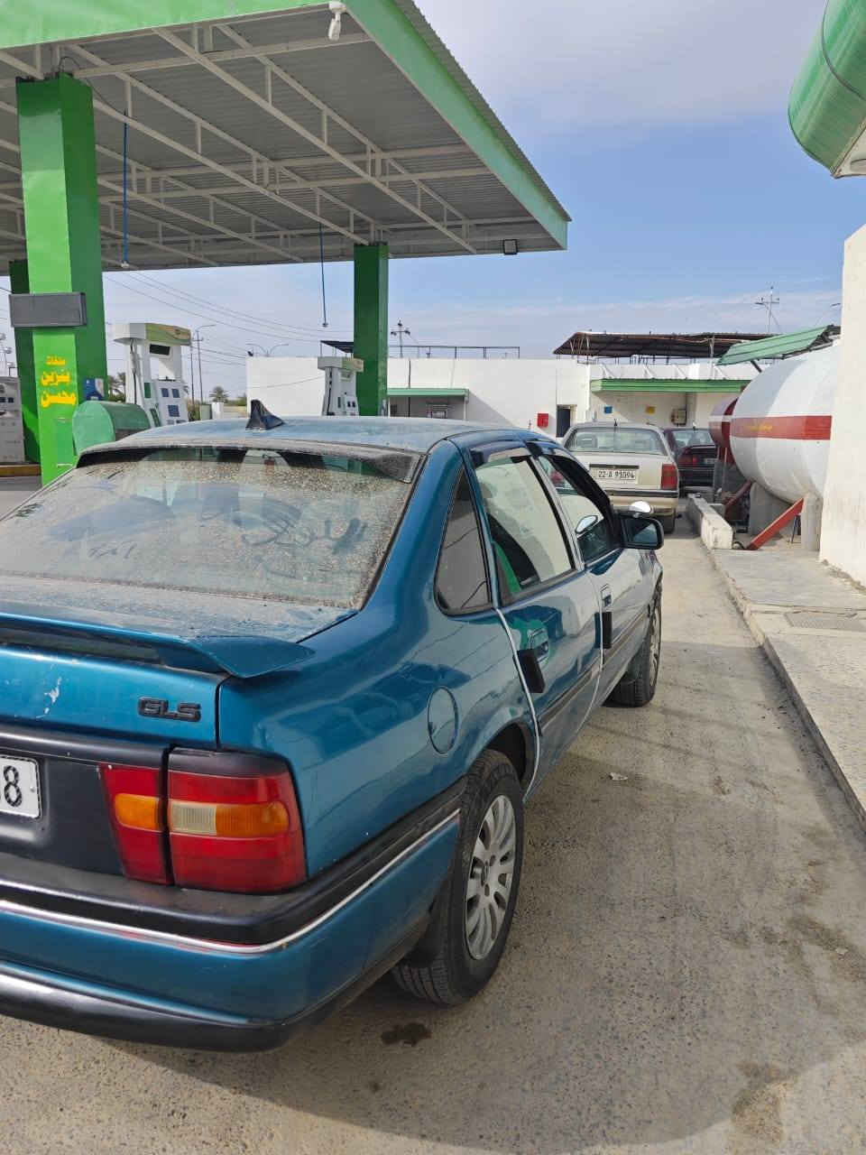 السلام عليكم اوبل فكترا الأنبار دولي تحويل ثاني يوم كير ومحرك مكفولات موديل 1992 حجم 1600 صدر أمامي خلفي جدد تخم تاير جديد البارح شديدته كير عادي كشانه جلد كهربايات كله شغاله لايت زنون فول سيارا بلاديه مكفوله من ضربه دوشمه جديده سيارا واحد على واحد فول سعر 40وبيه مجال لبيع أو مراوس الرقم  ***********  سيارا الأنبار الخالديه
