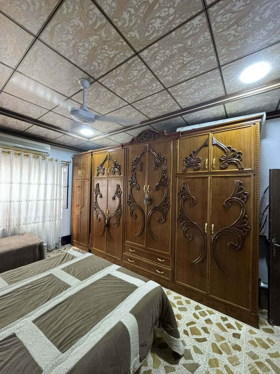 عندي غرفت نوم لبيع  ***********

