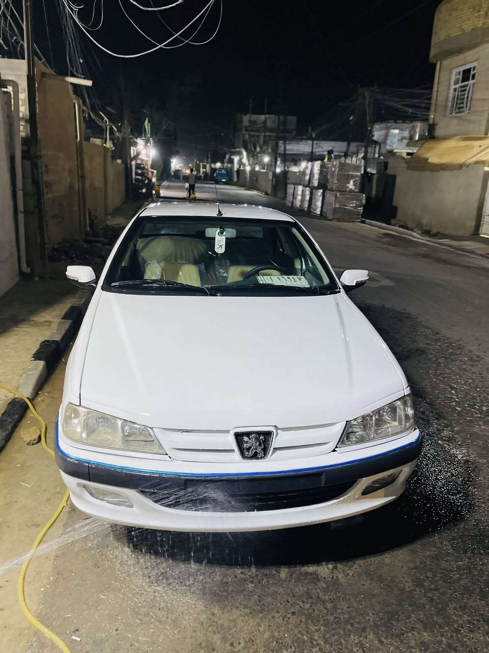 بيجو بارص ٢٠١٣السيارة كير ومكينة وحدادية وكهربائيات كلهة خير من الله السيارة صابغهة عام بيدي اثر طخطخات بسيطة وشخوط يعني صابغهة جمالية السيارة مكانها بغداد الشعلة السعر ٤٥رقم التلفون ***********
