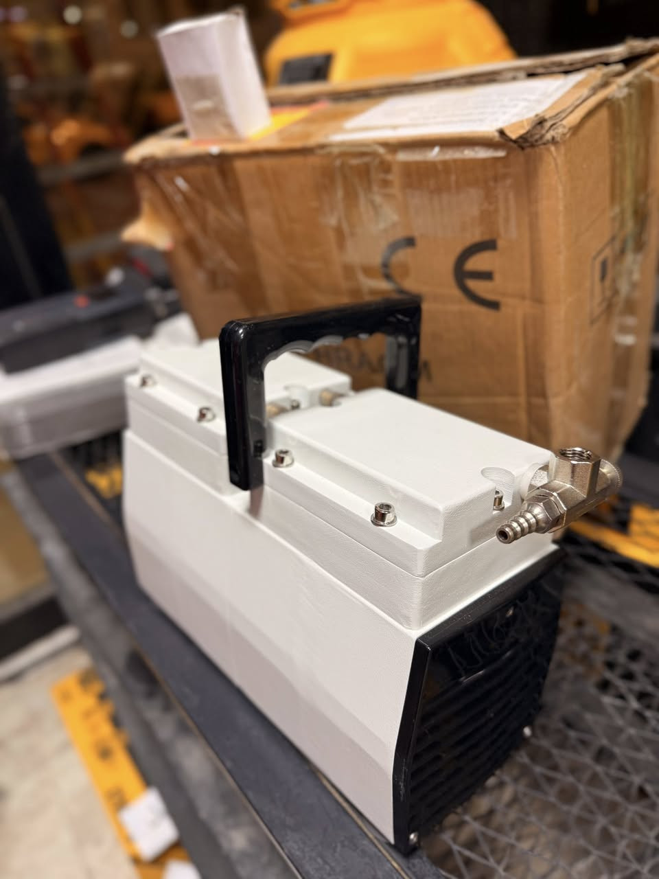 جهاز فاكيوم يم طبي 
Lh85-Dl
180 واط 
150m/bar 
كهرباء 220 
للاستفسار اكثر خاص او واتساب 
***********
