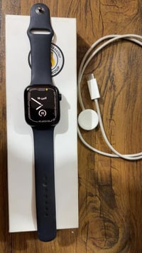 ساعه ابل للبيع الجيل الثامن وكل ملحقاته موجوده  البطاريه 100  مكاني بغ...