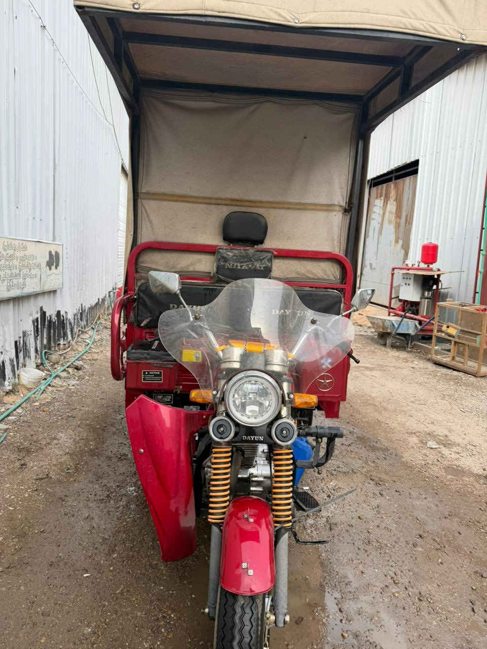 السلام عليكم ورحمة الله وبركاته
ستوتة دايوان للبيع موديل 2025 مكمركة اوراق أصولية مال معرض المصطفئ 
بيهة محجر نظافة 100/100 عارظيهة 
3500 ثلاثة ملاين وخمسمية وبيهة مجال حك الجية مكاني بغداد شارع فلسطين
‏( ‭0773 644 8166‬)
