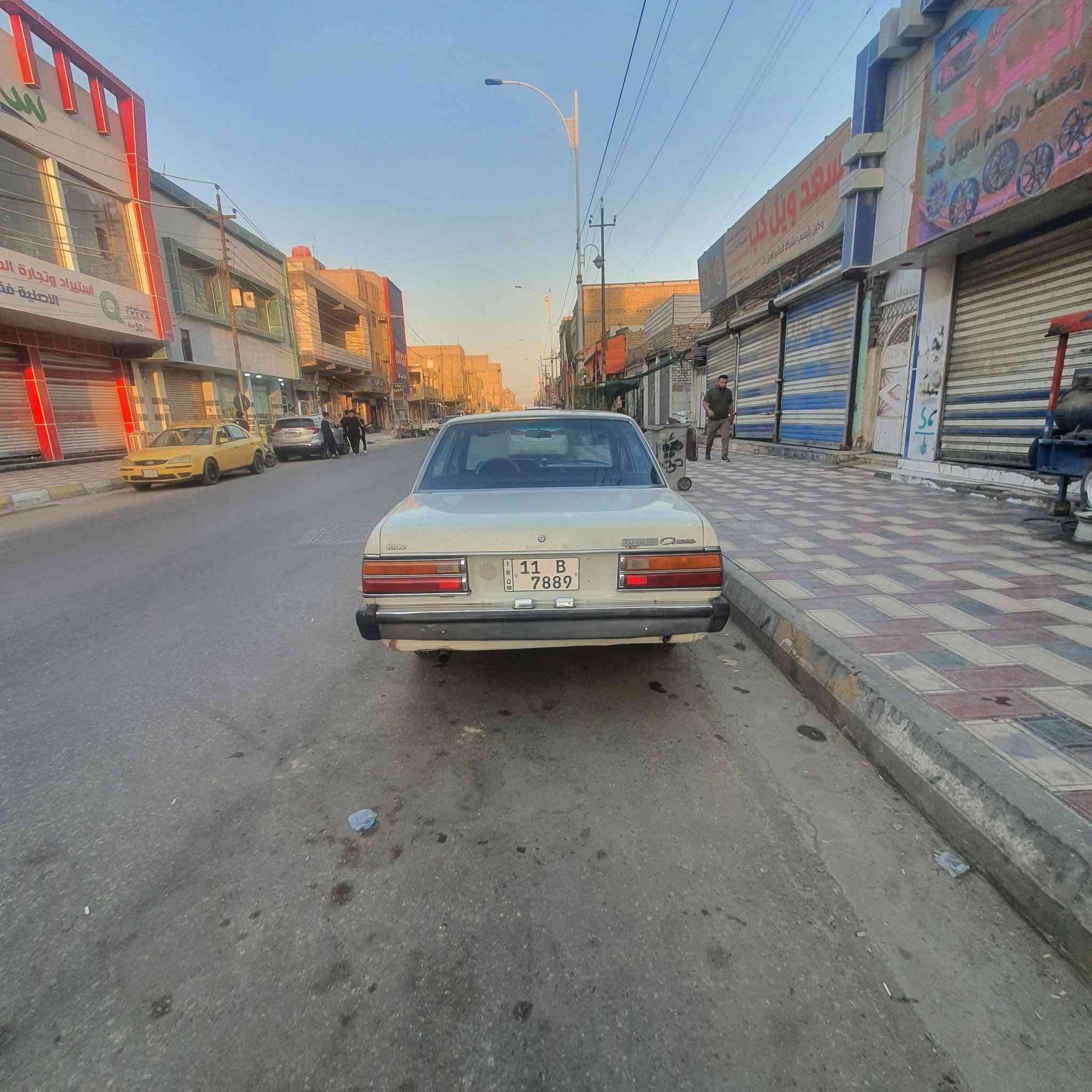كرونه 80 كير عادي محور كورلا 5 كير بدون تبديل بدون صبغ بيها خياس كلش قليل جاهزه حداديه جديده اماميه خلفيه غرفتها جديده تخم تاير جديد تبريد جاهز رقم بغداد.الناصريه.*********** السعر 45
