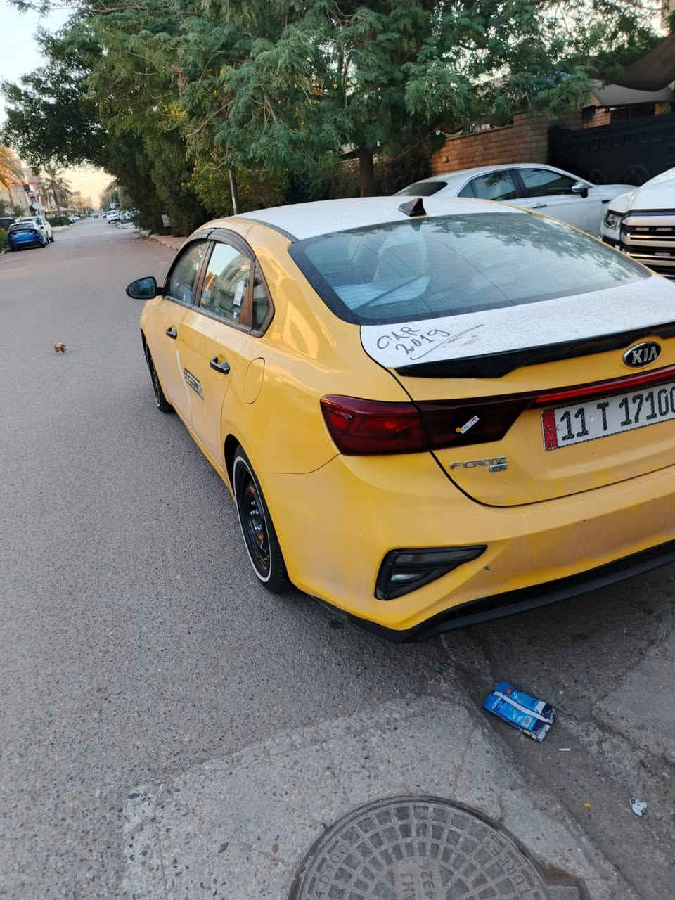 السلام عليكم
كيا فورتي موديل 2019 سيارة كير عادي 
محرك 2000 سيارة جاهزه من الدعامية للدعامية
شرط ترايها للبصرة تبريد ثلج
سيارة مصفرة هيئة وغرامات 
السعر ١٢٠ ورقه بيها مجال حق الجيه 
ما ممتواجد على الفيس بوك 
الشراي ***********
