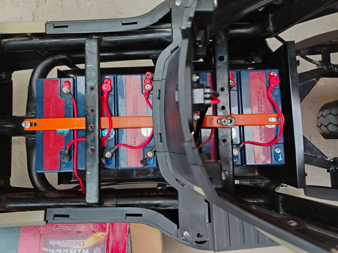 السلام عليكم دراجه شحن سكنس مظلع جديده لوك استخدام قليل وانتركت تلفت البطاريات مالتها واليوم شديتلها بطاريات جديده بعدها غير مشحونه ولا مره.
بطاريات كبار دبل 32 امبير شركة WINLEE عدد 6. 
ملف 2000 واط.
تشغيل كارت وسويج.
السعر ٧٠٠
مكاني كراده خارج  ***********
