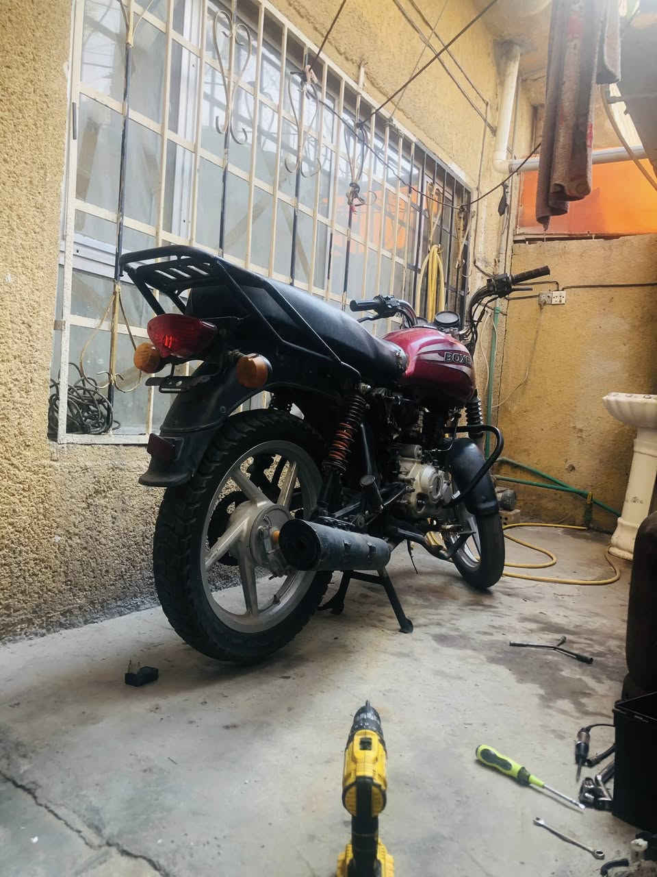 سلام عليكم من رخصتت ايو كروب عندي بوكسر جبلي موديل ٢٠٢٠بيه مكينه ٢٣بس يردله ولفلاتت طافيه بيع وراق تلفف سعره ٥٠٠ بيه مجال ل طيبين مكاني بغداد حي الجهاد توجد خاص هذه رقمي بي واتساب ***********واني ب خدمتكم
