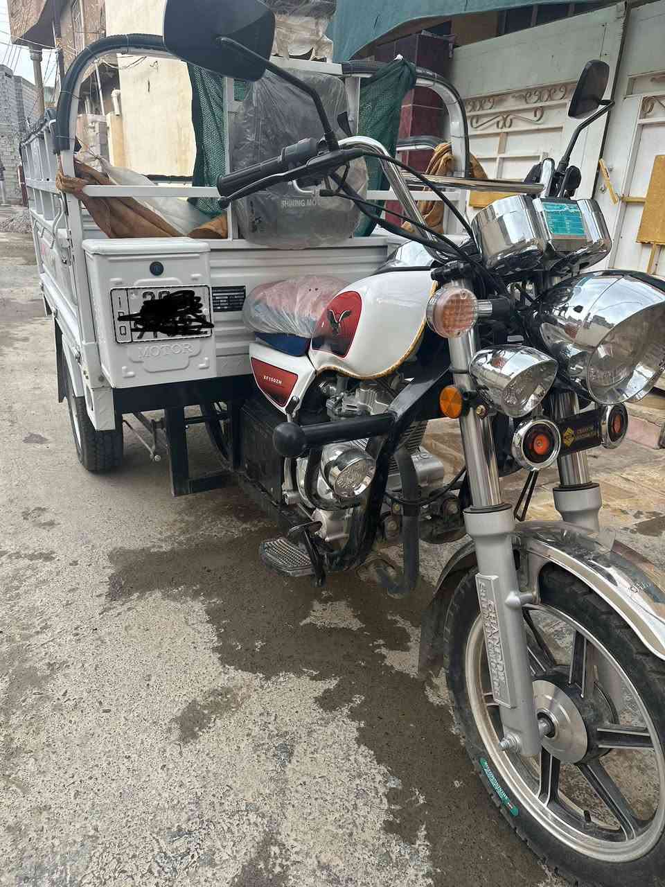 السلام عليكم ،، كما موضح بالصور ، ستوتة موديل 23 ماشيه شي بسيط كلش نظافه فول مرقمه سنويه بأسمي وتحويل ثاني يوم ، للاستفسار ***********
