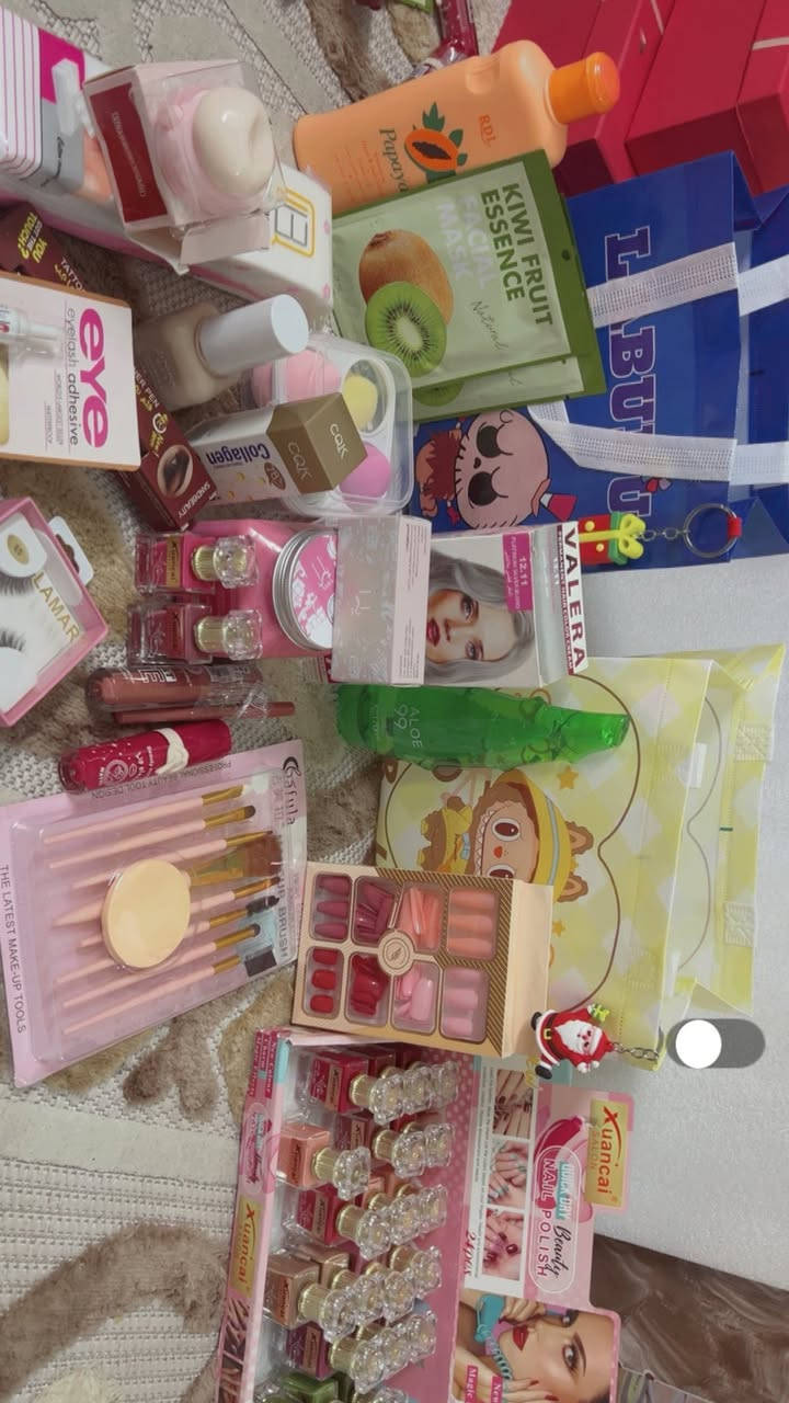 أجمل عروض راس السنه كل هذا بس بسعر 20وتوصيل مجاني لمجيع محافظات العراق البوكس كامل متنوع من مكياج وعنايه ب البشره للحجز اتصل ع الواتساب ***********
