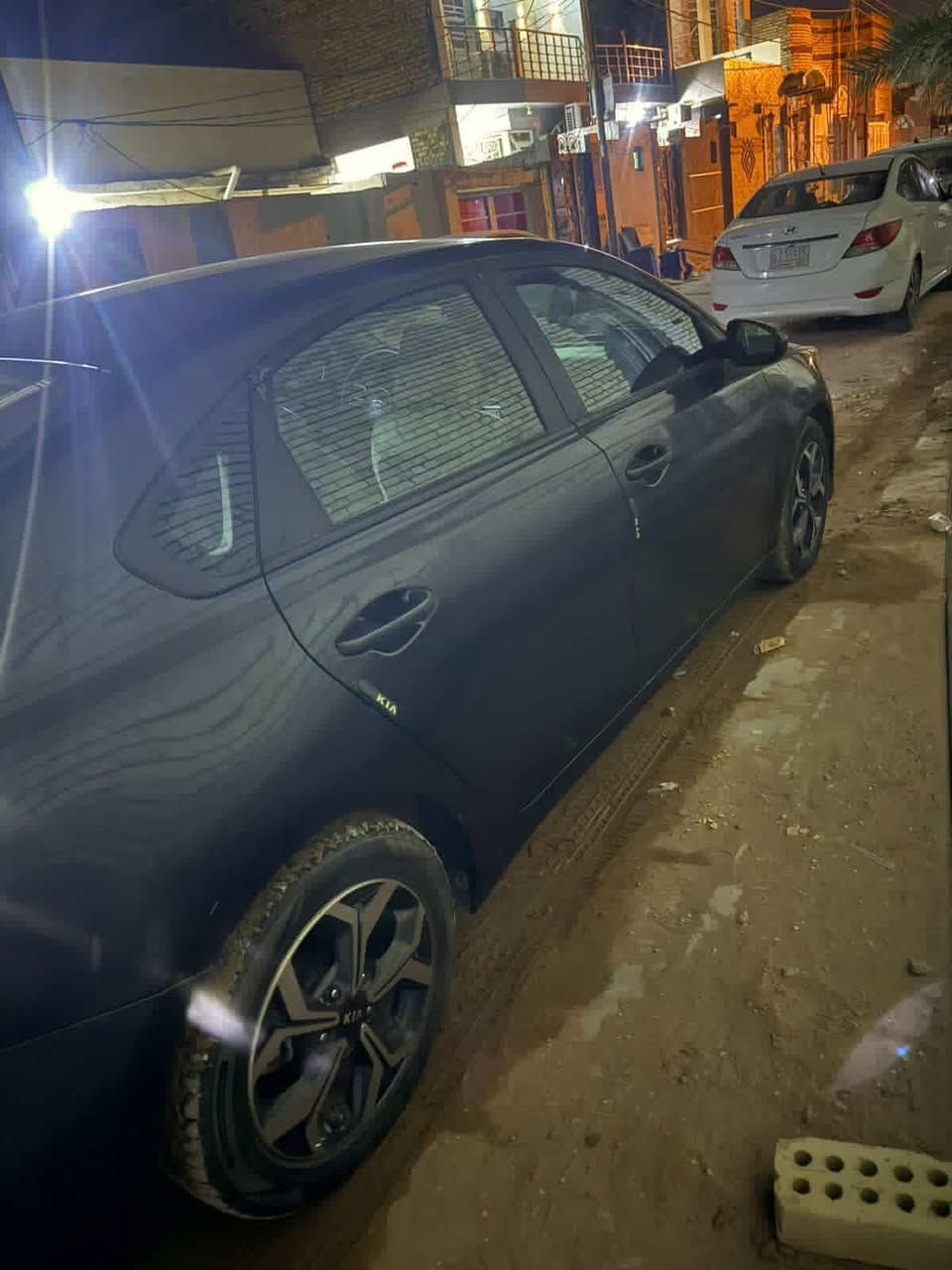 سلام عليكم (مكلف بالنشر)
فورتي2020
حادثها جهة السايق بابين +جاملغ خلفي
محرك 1600
السعر120$
مامتواجد على الفيس 
تواصل /***********
