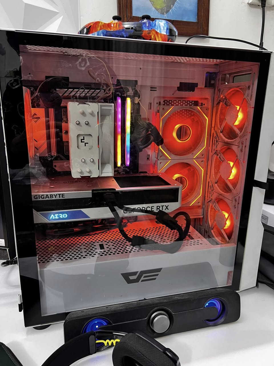 سلام عليكم 
حاسبة للبيع المواصفات 👇🏼
GPU RTX 4070 GIGABYTE 3FAN
RAM 16G 2*8 3600
M.2 1T LEXAR
CPU I5 1300 400F
CASE DARK FLASH
POWER 750W COURSERA
CPU COOLING AG400
H670 ASROCK
الشاشات 2
Samsung Odyssey G5 2k 165FPS
GIGABYTE Full Hd 180 FPS
وكرسي وميز ٢ متر. تفصال  
***********
