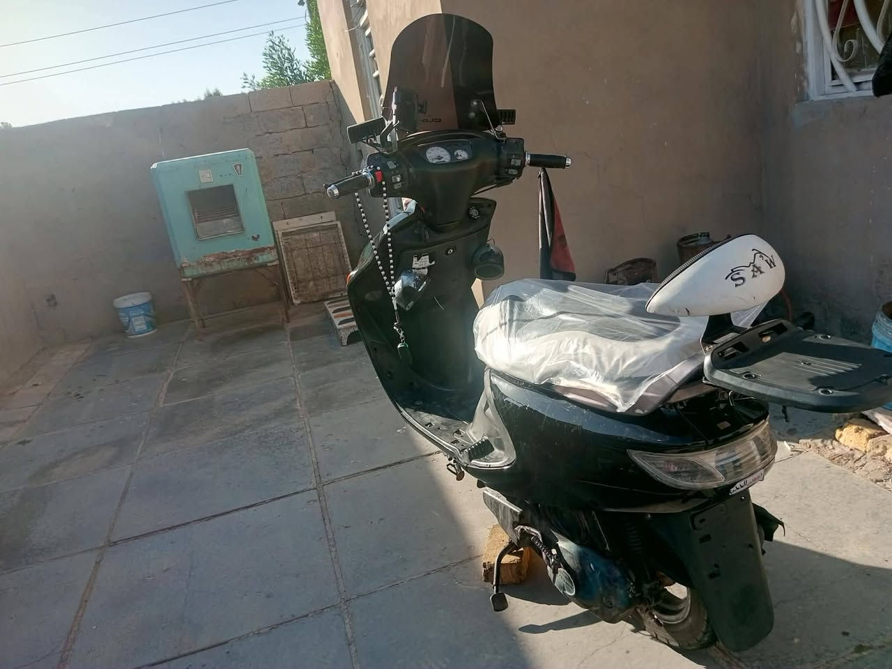 سلام عليكم شباب درجه فراشه نضيفه مفتوحه مره وحده درجه مال جناي كله جديد ونضافه ٩٥٪  حلوه ورزنه سلف هندر كهربائيته كل شغال درجه ما ذب عليه ربع سعر ٤٠٠ وبيه مجال مكاني دوانيه قضاء السدير على سياحي بكلف بل نشر *********** هاذا رقم رعيه
