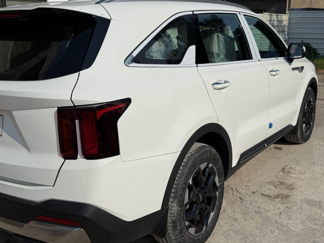 السلام عليكم 
سورنتو 2024 رقم اربيل خليجي مكفوله من اي ضرر او تكحيل او بارد شرط السونار مكان السياره بغداد 
مواصفات 
حساس امامي خلفي 
كامره خلفيه 
شاشه متصله كبيره ابل كار بلي 
٧ راكب الخانه الثالثه كمبريسر منفصل للتبريد 
لايت زنون 
٥ ويل كب 
تبريد لمس شاشه 
محرك اقتصادي ٢٥٠٠ 
ممشى السياره ٤٧ الف قابل للزياده 
مري شفط 
اناره ترحيب تحت يدات البوب 
نظام ال اوتو هولد للوقوف  لمسافات قصيره 
هاند بريك بصمه 
السعر خاص او تواصل على الرقم او واتساب 

***********
*********** بغداد, العراق
