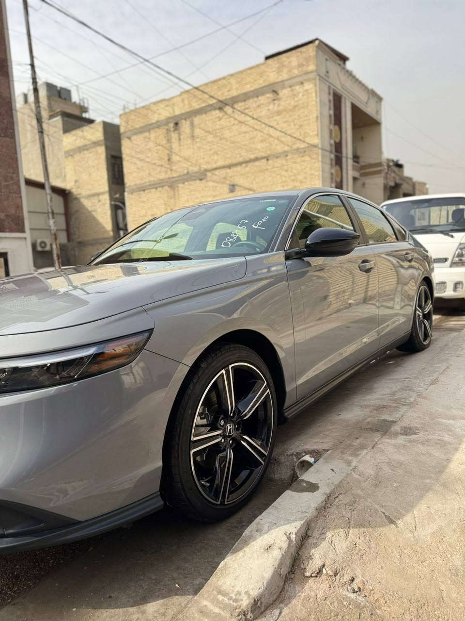 السلام عليكم
هوندا اكورد للبيع 
موديل 2024 
اللون سمنتي 
حادث السيارة كما موضح بالصور باب فقط ومعدل ومصبوغ ايرباك فقط البردة  بدون شواصي سيارة جديدة جدا 
مرقم بغداد باسمي 
ماشية 13.252 ميل 
مواصفات السيارة sport 
شاشة 
بصمة 
فتحة 
حساسات 
وضعيات قيادة 
الانارة داخلية وخارجية led 
ويل 19 
فول تحكم ستيرن 
وباقي موصفات السبورت 
السعر 224 
الاتصال ***********
***********
