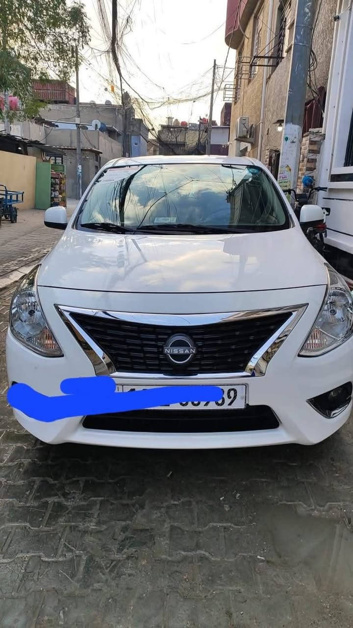 نيسان سني موديل ٢٠٢٤ هندي بليتة زرقاء
ضمان شركة السور رقم بغداد انكليزي رقمها حلو كلش جديدة لوك ماشية ٣١ ألف مكفولة من كلشي عدة شخط بسيط بالباب خلف الصدر ميبين الا تركيز 
كفالة عامة من كلشي 
كامرة بلاي شاشة تحكم ستيرن داخل بيجي بلاجكتور  يدات نيكل 
سعر ١٢٨ مجال بسيط 
للاستفسار ***********
