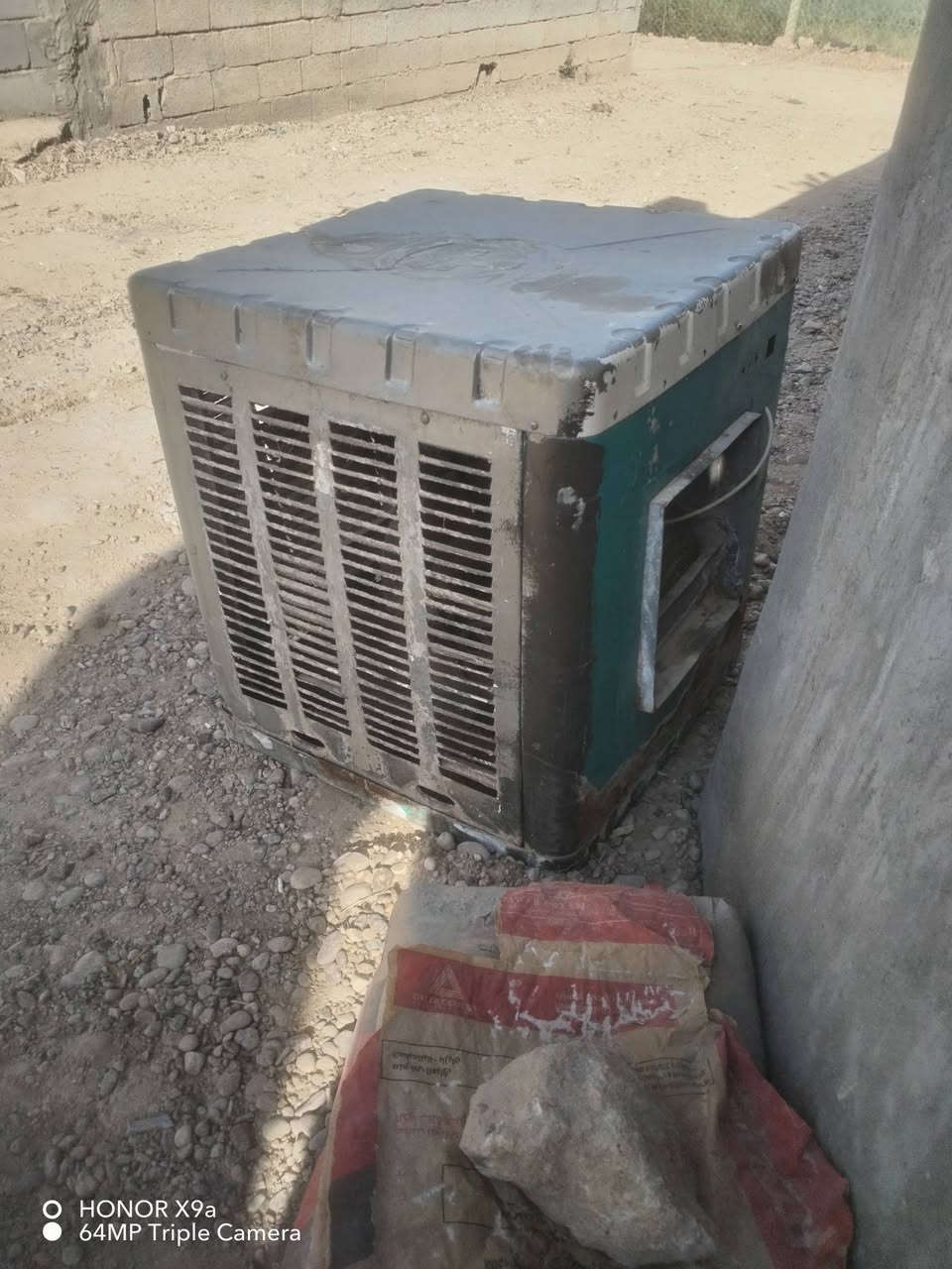 مبردات3 شغالات اثنين فول نضافه ٩٠ب١٠٠ وحده شويه تعبانه وزن الثقيل السعر كلهن ب ٢٥٠ الف
المكان عزيز بلد ***********
