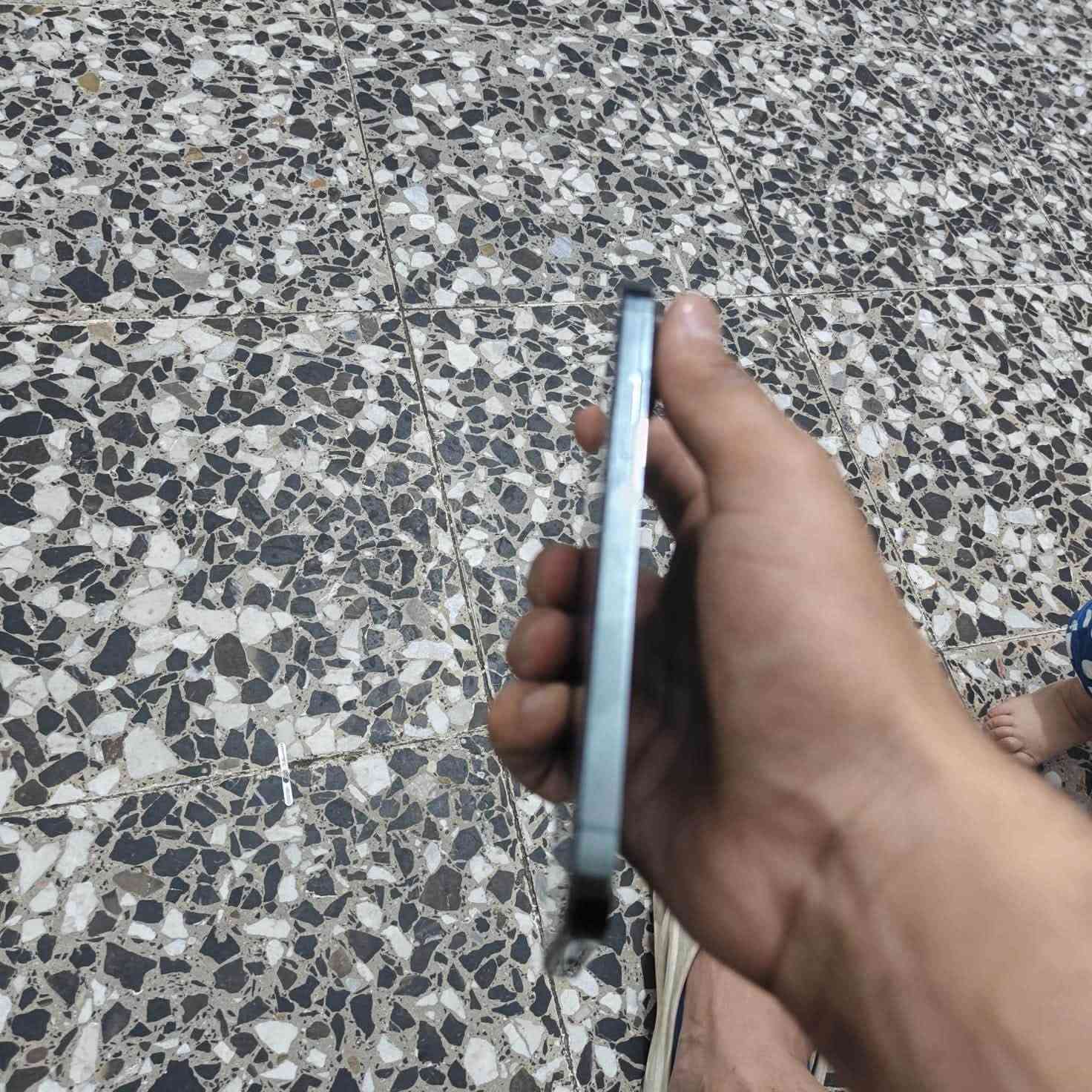 13 برو ماكس 
دبل شريحه 
جهاز بعده ماستر 
كارتونه ويه 
جهاز ما فتوح برغي واحد بي تجي تفحص 
بطاريه ٨٨ 
جهاز اخير من لله عتاز فلوس بيع 
ريده ٨٠٠ قفل جهاز نضافه ١٠٠ 
بكاني بغداد دوره 
***********
