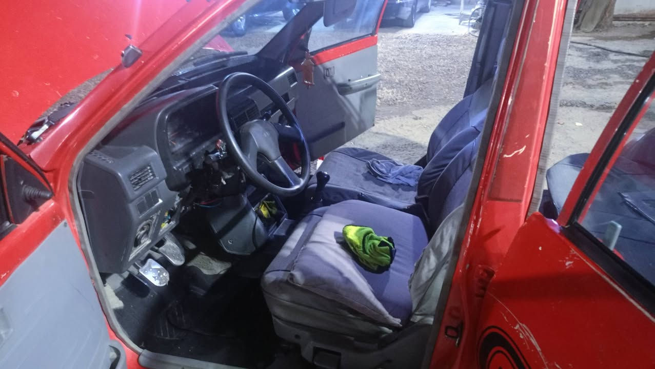 سلام عليكم سياره للبيع مابيه اي شي محرك جديد تبريد بلادي تتفئه شغال متواجد خاص كير مكفوله من كلشي تجي تفحص مكان الرمادي الصوفيه سعر خاص او اتصل على رقم ***********
