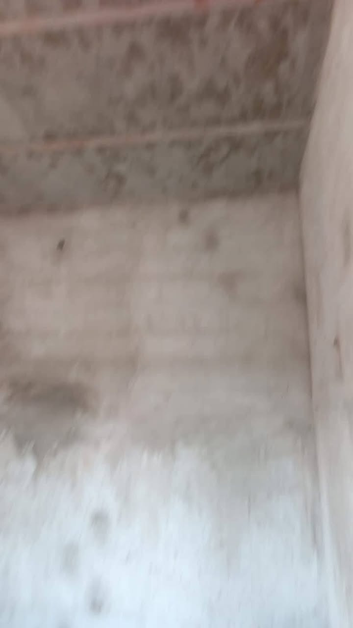 خلفه لبخ سمنت شغل درجه اولى بليوميه وعل متر متفرغ حالين ***********
