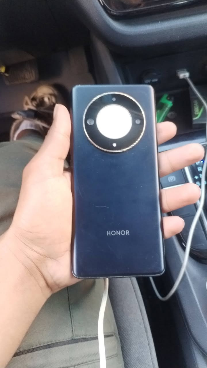 الجهاز كلش نضيف وبعدة جديد مكاني الغزالية *********** واتساب أو اتصال السعر ٢٢٥ الف
