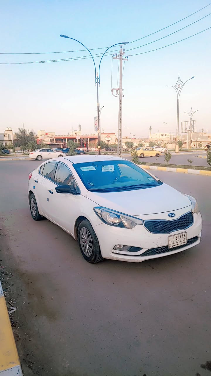 سيراتو 2015 خليجي مكفوله من الضربة والصبغ والتبديل والفتح بيهه بارد بصيط بالباب وطعجه بالدوسه والباقي مكفوله شرط الفحص مكينه 1600 دوش ماشيه 180 رقم ذيقار سنويه2028تحويل مباشر  مكاني ناصريه مركز السعر 118 وبيهه مجال قليل ***********
