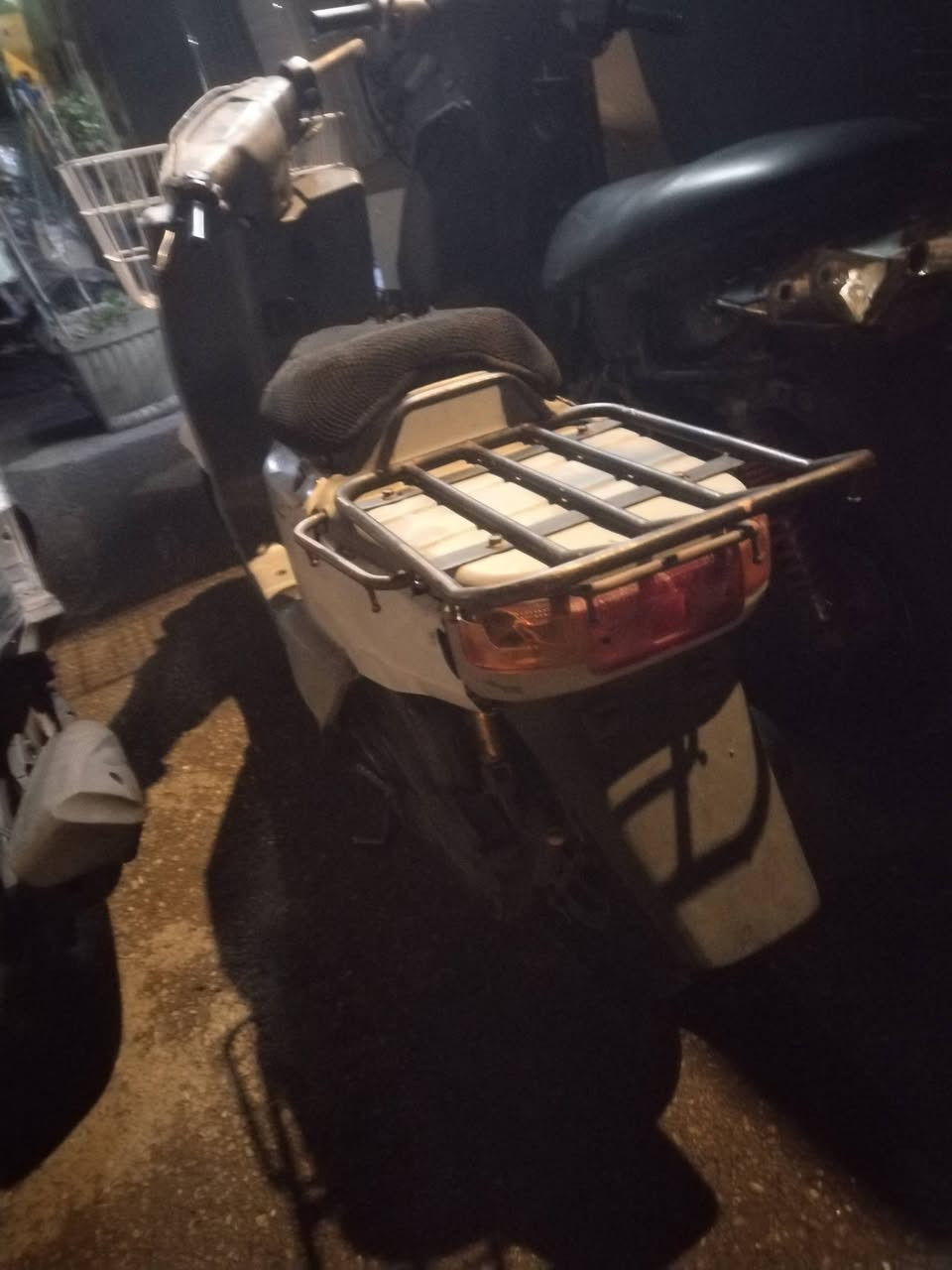 دراجه بيكَم سرعه 60 الدراجه
رايدها ب 300 الف
***********
