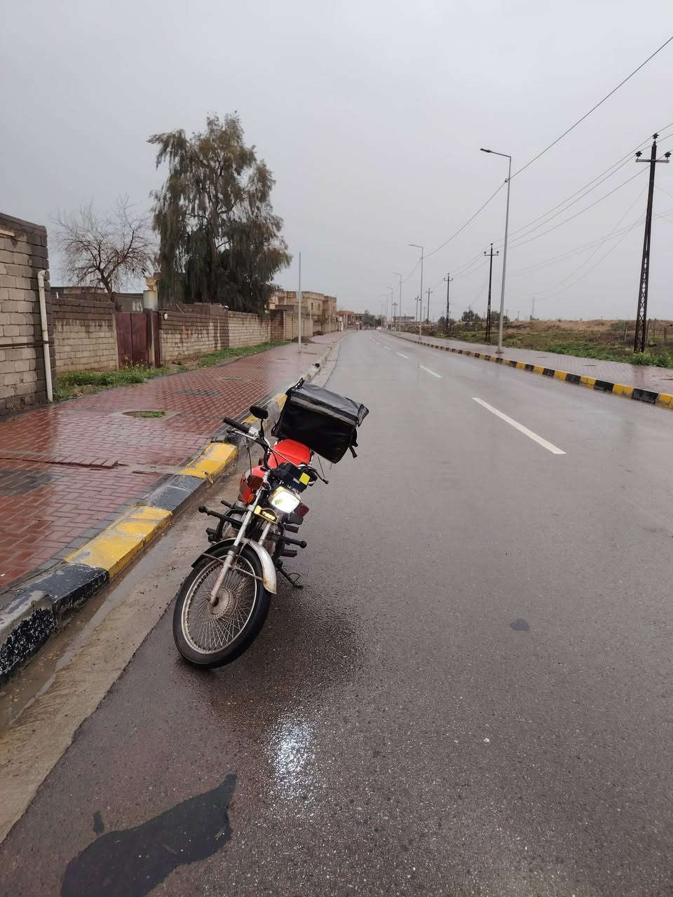 السلام عليكم ماطور تايكر موديل  2020. نضافه كدام العين شغال كامل السعر 500اتصل ***********  عنوان جنوب الموصل كياره
