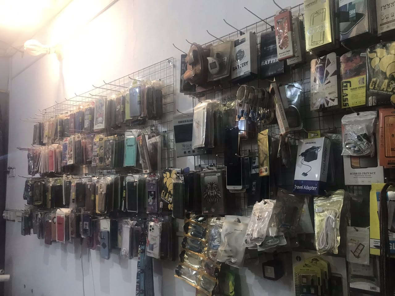 اغراض محل  للبيع شاشات كسر كفرات اغراض صيانه اكسسوارات شاحنات كيبلات شحن كل الاغراض للبيع
الاتصال *********** المكان النجف حي الوفاء
