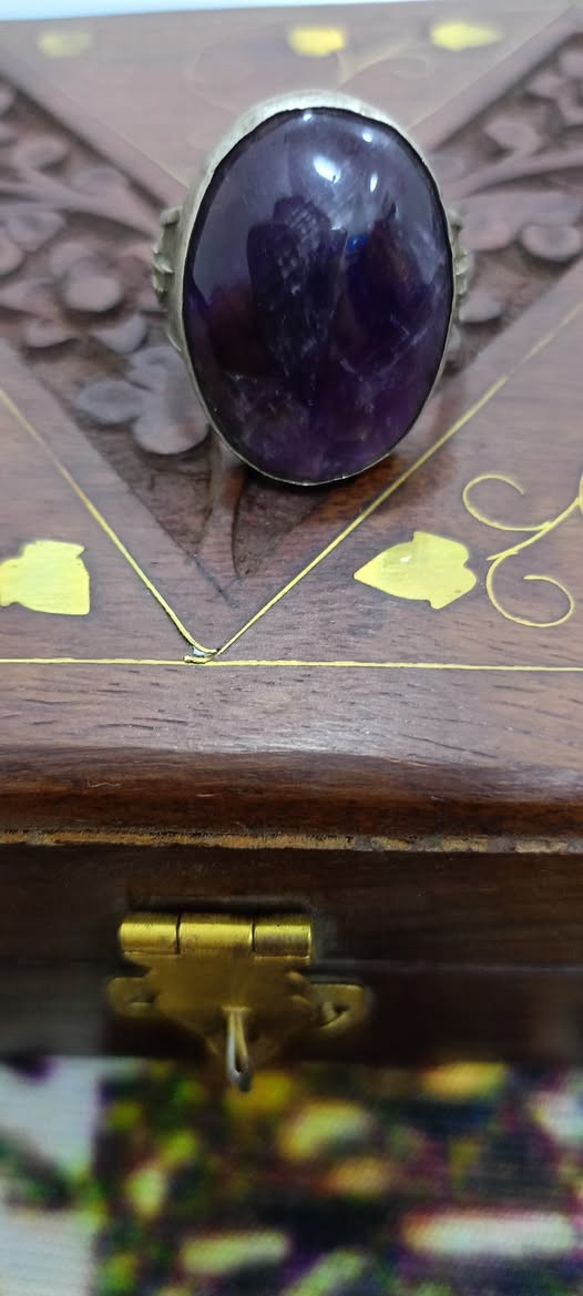 سلام عليكم جمشت اصلي قديم للتواصل واتساب ***********
