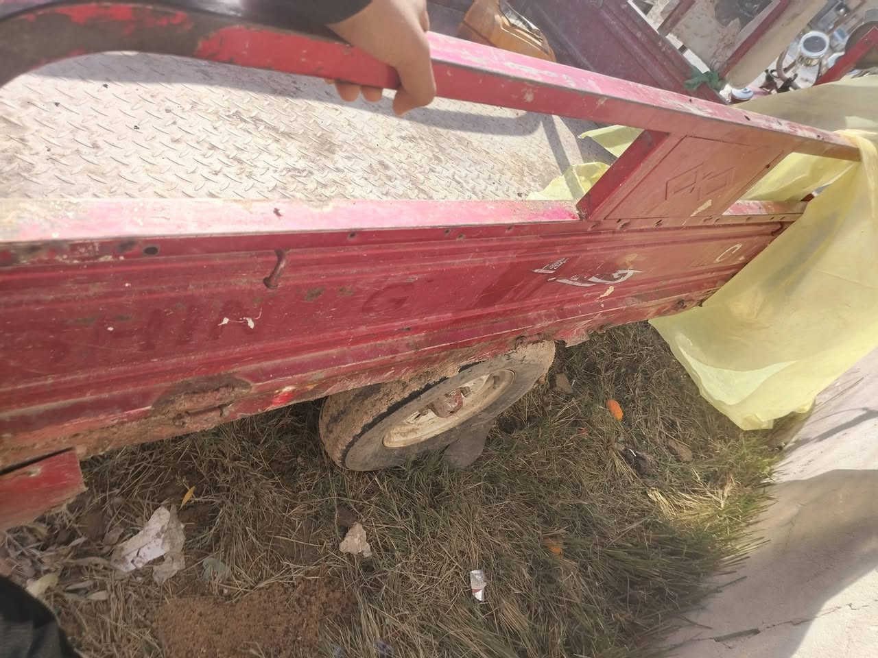 سلام عليكم ورحمة وبركاته ستوته لل بيع مديل 15 اوراق  الستوته مكفولهه اي لحيم مابيهه مكينه 25 الشراي يتفضل هاذه رقمي ***********
