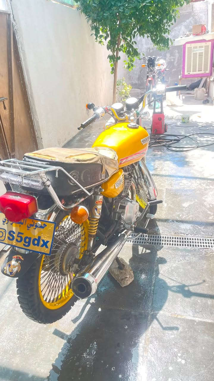 سلام عليكم حبايب اربع كير نامه برو اوراق اصولي دراجه نضيفه مديل ٢٢. طلعتها من المعارض ٢٣مكينه نضيفه شرط برقي ما مفتوح بيها دراجه بس كشنها تعبان  البيع ***********.     العنوان كربلاء الابراهميه 
السعر 800 بيها مجال حك الجيه 🤍
