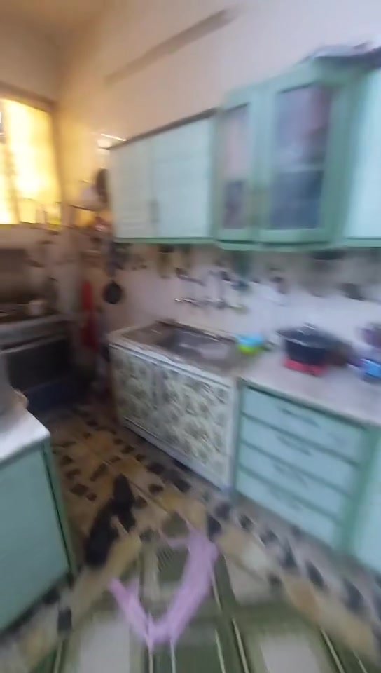 بيت ركن زراعي في منطقة الطي في فرع ام البنين الفرع الخامس من بداية منطقه الطي قبل مجمع حسن الخفاجي..
١. يبعد عن الشارع الرئيسي 30 متر  
٢. عرض الفرع الاول 10 والثاني 12  
٣. يتحوي على طابقين الاول استقبال ومطبخ بارد حار وحمام مشترك 
٤. الطابق الثاني غرفتين نوم وحمام مشترك
٥. بيتونه كبيرة في الطابق العلوي وسطحين
٦. منظومة كامرات مع خزانين ماء مع مطور ماء  
٧. خط ماء اساله صافي ومستمر بدون انقطاع + بير 
٨. السعر (155) والي يكول غالي وجاي اغني وسعري خيالي على عيني وراسي خل يجي ويشرفني النزال ويشوف مكان البيت وموقعه ونضافته ويقارن باسعار المنطقه  واني بخدمته وخلي يشوف الشارع من تمطر الدنيا وتفيض الطي شارع مالته شلونه 
 الاتصال على الرقم (***********)
