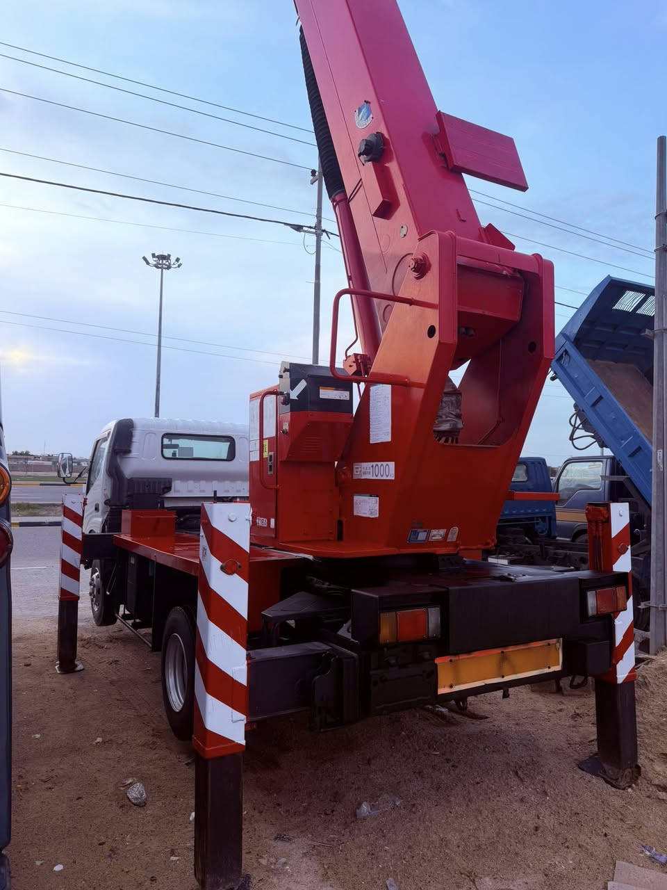 هينو سله ١٨ متر دخول جديد فول سيفتي سياره كارتون معرض رضا العبادي ***********
