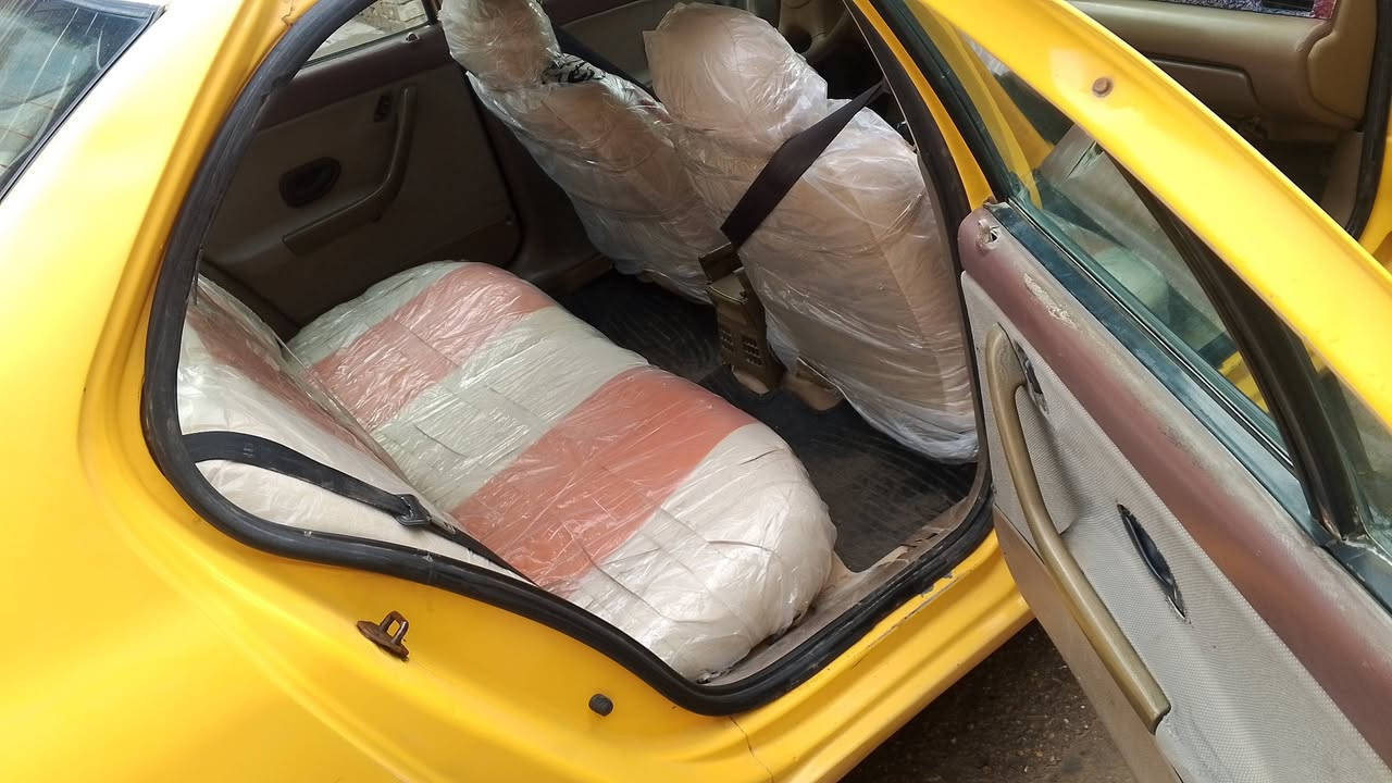 سلام عليكم سيارة سمنت البيع موديل ١١رقم بغداد سيارة بيه مكانات صبغ وبه كير مكينه صدر  كله جديد كهربائيات كله شغاله مكان بغداد بلديات رقم *********** سعر ٢٨ وبيه مجال طيبين
