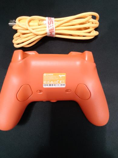 السلام عليكم ورحمه الله وبركاته 

من رخصه الادمن  

جويستك GAMESIR G7 SE  الغنيه عن التعريف 

بيها ازرار خلفيه قابله للقفل كما موضح بالصوره 

تستخدم خاصيه hall effect 

ما بيهه ولا شخط ولا ذرة خدش  

استعمال قليل جدا فقط 3 مرات استخدمتها لمده زمنيه قليله 

سبب البيع مدا استخدمهه متعود عل ماوس وكيبورد 

العيب الوحيد بيها انه ضيعت بطاقه الكيم باس الي تجي وياها 

السعر 35 الف وبيها مجال للشراي 

ومع السلامه 🌹


**إذا كنت صاحب هذا الإعلان وتريد حذفه لأي سبب، رجاءا أرسل رسالة إلى الدعم الفني**