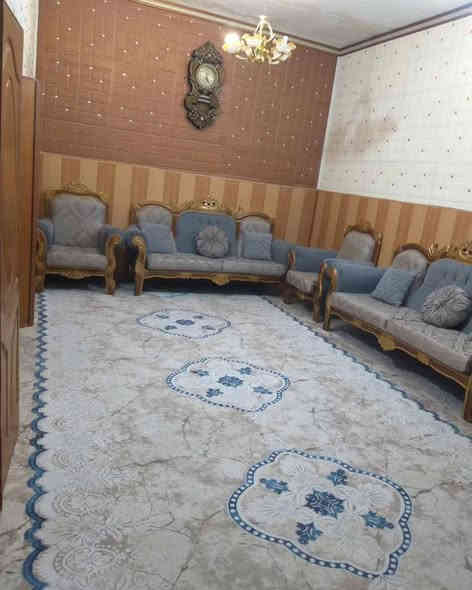 بيت للبيع بمساحة 185 متر طابق ونص سند 25 اقرار  محكمه بناء طابوك يحتوي على 3 غرف نوم واستقبال وهول وصالة ومطبخ وصحيات العنوان كربلاء قرب مستشفى العباس الاهلي مع توفر كافة الخدمات السعر 235 قابل للتفاوض للاستفسار ***********
