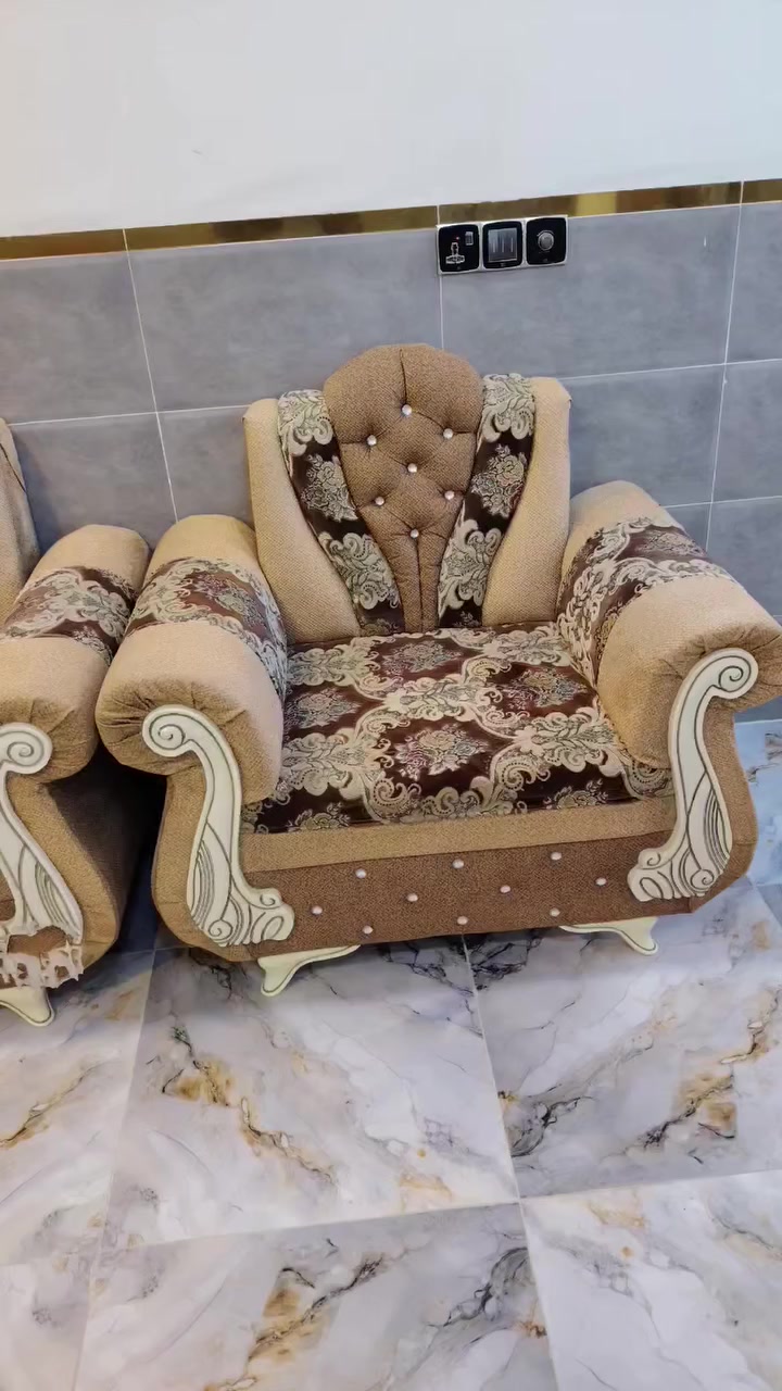 للبيع تخم اصلي تفصال خاص حطاطه ثقيل نضيف جدا 6 قطع السعر 800
للاستفسار *********** واتساب
