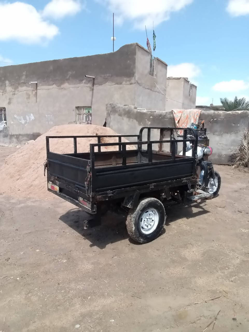 ستوته للبيع شاصي مكفول شرط لاخياس ولا لحيم مكينه جديده اكسن جمره سعر ٥٠٠ وبيه مجال للشراي ***********
