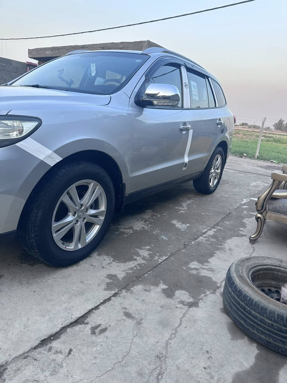 السلام عليكم اخوان / سنتافيا للبيع موديل 2012 مكفوله كفاله عامه ما عدا مكانيين بارد كلش بصيط رقم اربيل ((أباسمي حصراً)) قبل اسبوعين حولته سياره خليجي مكينه 2400 دوش تبريد 3 قطع 7 راكب مري شفط بصمة تشغيل بصمة ابواب تحكم ستيرن شاشه كرسي كهرباء تخم تاير جديد صدر امامي خلفي جديد 
العنوان بغداد الغزالية السعر (135) وبيها مجال 
اي استفسار اتصل على الرقم ***********
