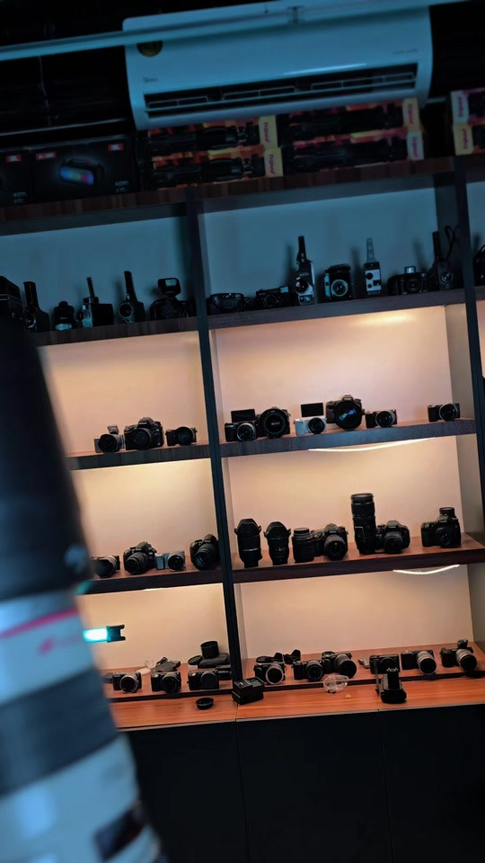 عدسة كانون 70 200 f2.8  للحجز والاستفسار مراسلة واتساب  *********** *********** #CapCut #اكسبلور #عدسة #تصوير 
