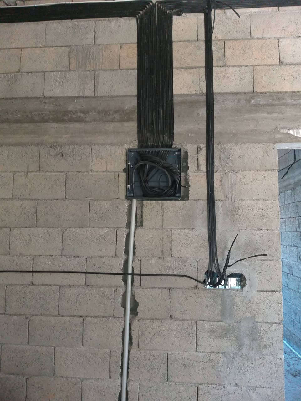 🔧 أسطة تأسيسات كهربائية وصحية (بوراري ومجاري المنازل) 🔧
نقدم جميع أعمال التأسيس والصيانة باحترافية عالية:
✅ تأسيس كهرباء المنازل والمحلات
✅ تمديد البوراري وشبكات المياه
✅ تأسيس المجاري والصرف الصحي
✅ تركيب السيفونات المعلقة والخزانات المخفية
✅ صيانة الأعطال الكهربائية والصحية
✅ عمل متقن وأسعار مناسبة
📍 العمل في كركوك والمناطق القريبة
📞 للحجز والاستفسار: ***********
الدقة في العمل والثقة أساس نجاحنا. 💡🚰
