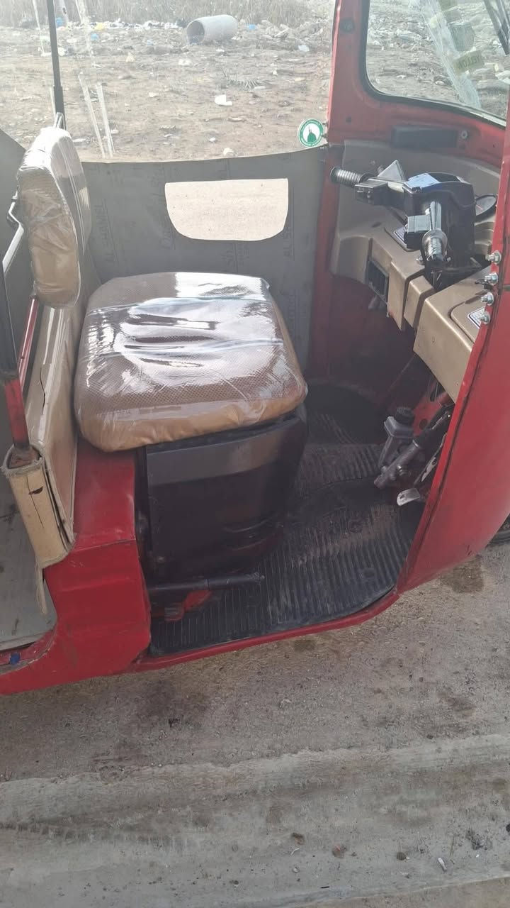 السلام عليكم اخوان تكتك 2017 يا مكينه 21 تكتك معموره جديد اوراق المصطفى سبعه مكان الحميديه بظهر المدينه السعر3500 وبيها مجال للشراي***********
