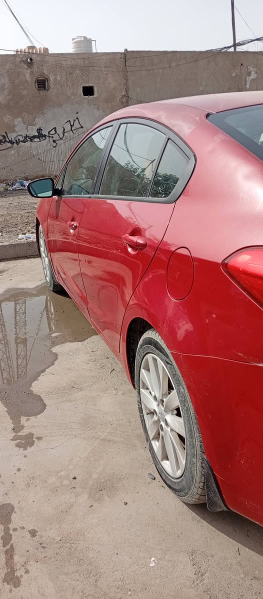 اسلام عليكم شباب سياره فورتي للبيع مكينه الفين دوش موديل 2014 مكاني بغداد سعره 90رقمي ***********
