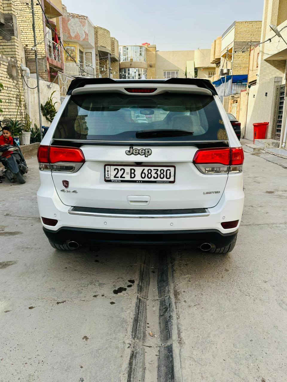 السلام عليكم 
———————
بيع او مراوس حسب القناعه 
جيب 2018  Limited فول الأخير 
مكينه 3600
وأرد خليجي 
——————————————-
بصمه + بصمه أبواب 
بانوراما
رادار  جانبي 
كشنات جلد حضن 
كشنات تدفئة 
كشنات كهرباء 
تشغيل عن بعد 
ويل كب 20 
شاشه كبير 
كامره خليفه 
حساسات خلفي 
بجم زنون كامل نهار 
تبريد قطعتين 
تبريد بيانو 
مرايه داخليه تعتيم ليلي 
تحكم ستيرن فول 
باقي تفاصيل واضحه بالصور 
————————————————————
سياره وارد خليجي 
(( بيه باب تبديل فقط ))
(( رقم أربيل تريد تحويل تريد وكالة ))
(( سونار ناشره واضح بالصور ))
—————————————————————
مكانه:بغداد الدولعي 
سعر :260 بيه مجال 
اتصال:***********
