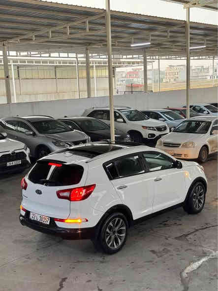 كيا سبورتج 2011 خليجي فول بنوراما 
سعر 115 ورقة مجال
صبغ حزام بدون دواخل
كير و محرك بشرط
سيارة جاهزه و كاملة
عنوان قضاء بردرش / دهوك
تلفون واتساب
***********
اسيا 
*********** الحمدانية
