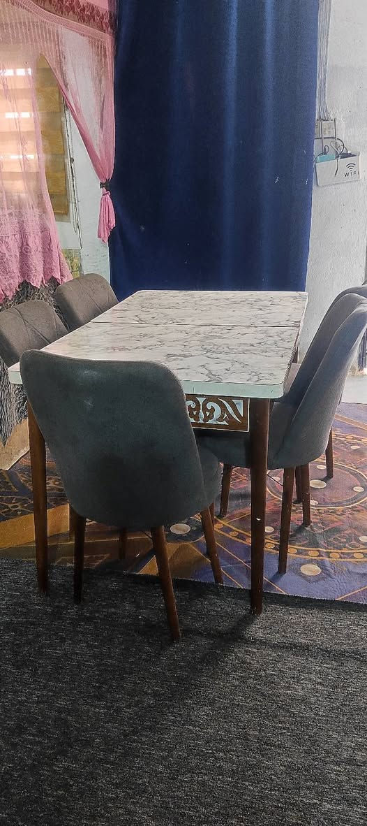 ***********
***********
