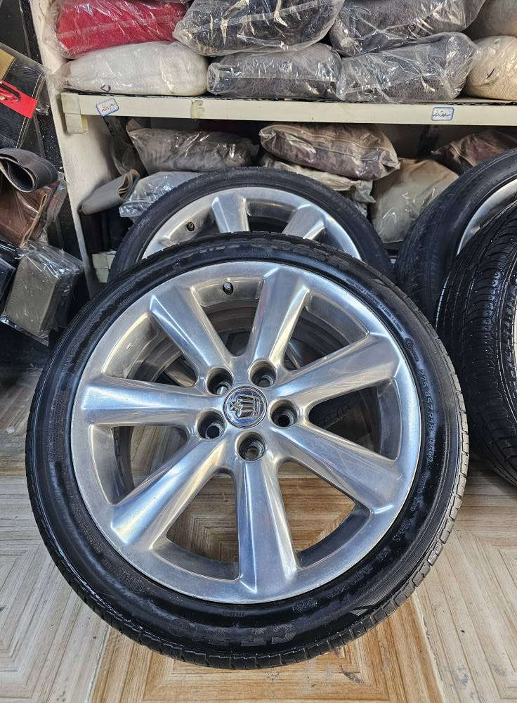 سلاوتان لێبێت تایەو ویلی دینگەی بیلاد ستیل بۆ  بۆ فرۆشتن زۆر تازەن
***********
